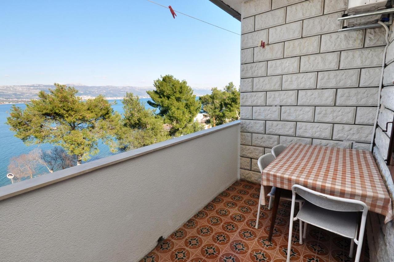 Apartments By The Sea Arbanija, Ciovo - 1085 トロギール エクステリア 写真