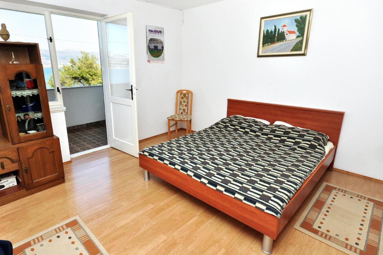 Apartments By The Sea Arbanija, Ciovo - 1085 トロギール エクステリア 写真